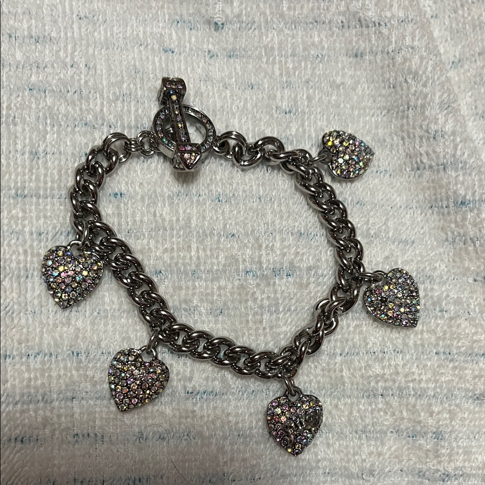 🎀🩷💋🩶🎀 JUICY COUTURE AB COLORED STONES HEART BRACELET. 🎀🩶🩷💚